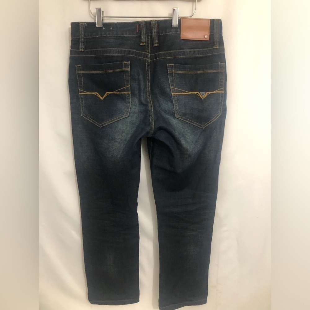 Mens GUESS Jeans. Medium Rise Tapered Slim. Size 34/28.